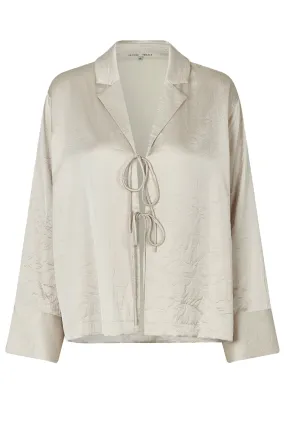 Second Female Ella shirt