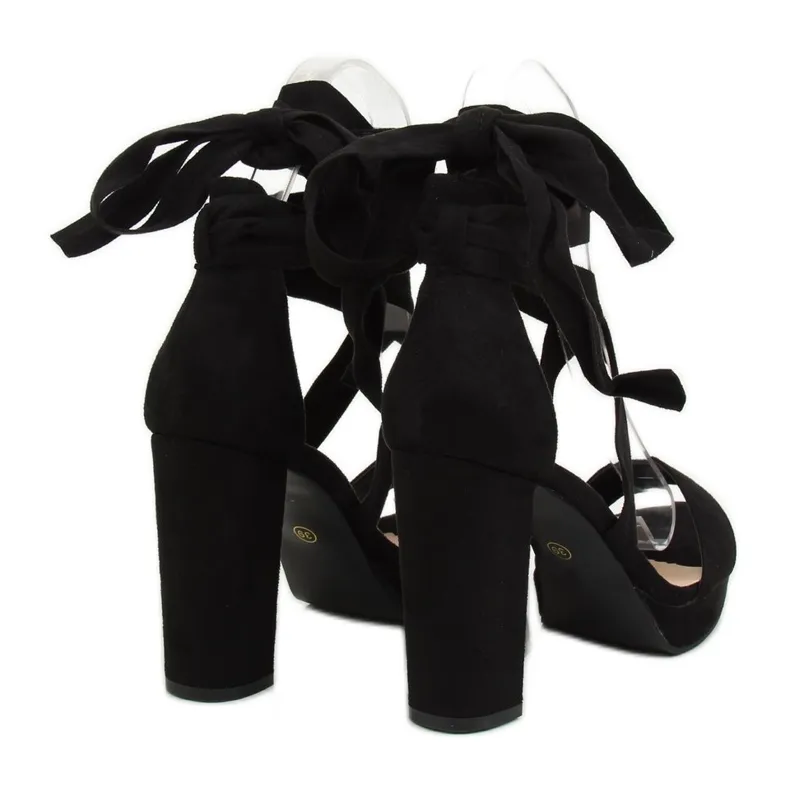 Zwarte sandalen op het platform NC805 Black